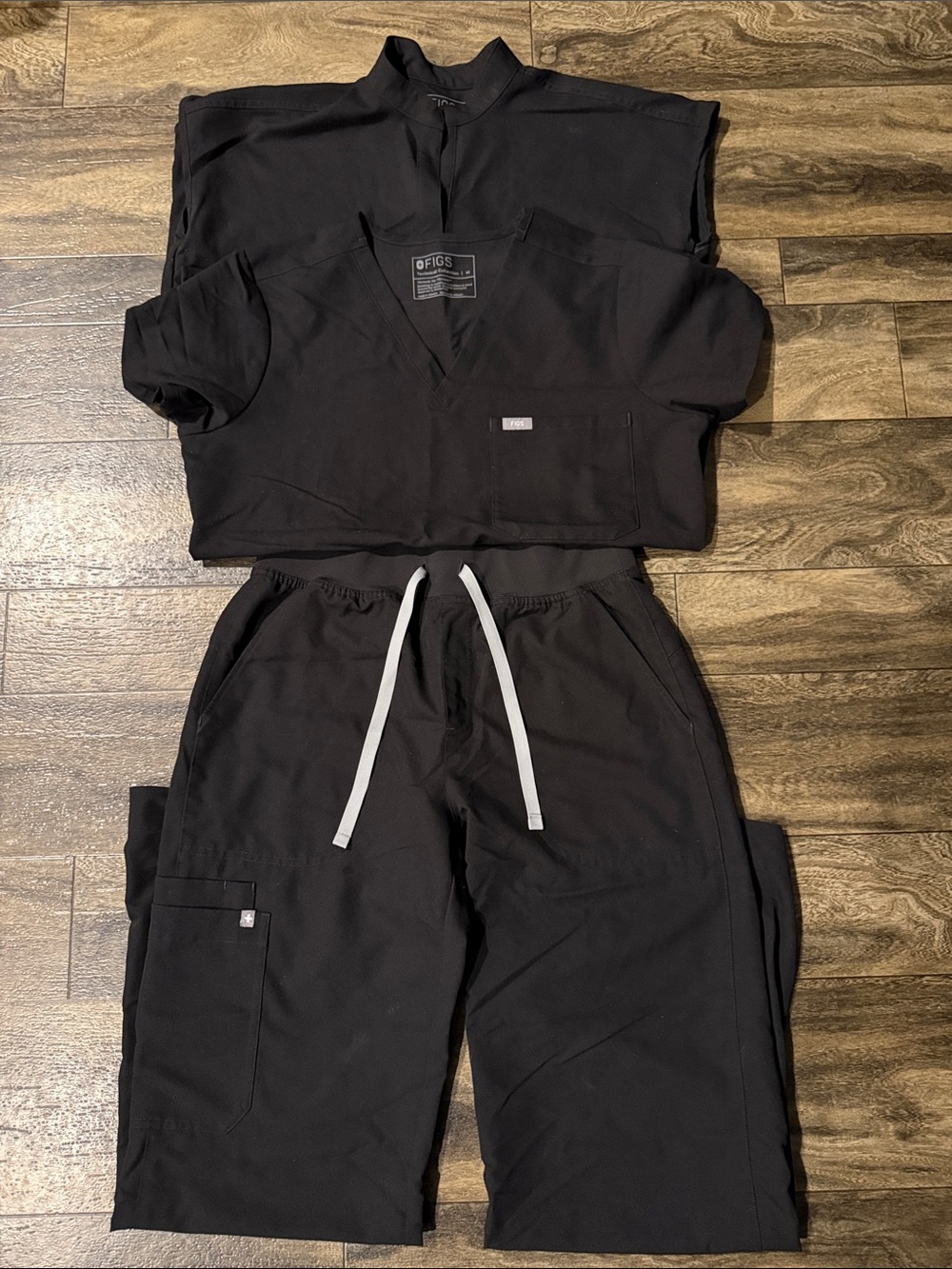 Figs Black Women's Scrub Set